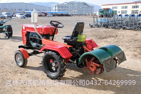 NX32型四(si)輪拖拉機(jī)2